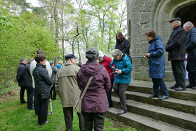 Bittprozession an der Weingartenkapelle (Foto: Karl-Franz Thiede)